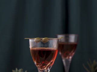 https://meyrin-lesvergers.ch/wp-content/uploads/2025/10/arrangement-avec-boisson-et-olives-vertes-320x240.jpg